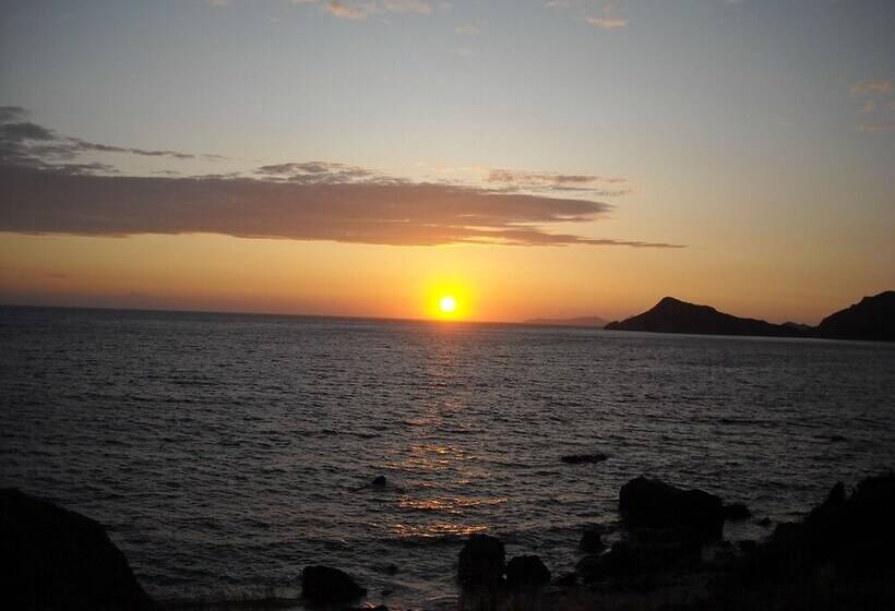 Kostas Apartments & Studios