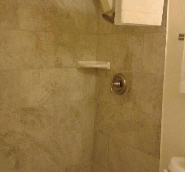 فندق على الطريق Eagle Crater Lake Inn