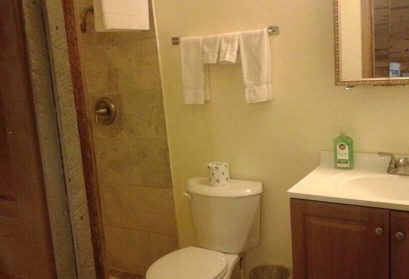 فندق على الطريق Eagle Crater Lake Inn