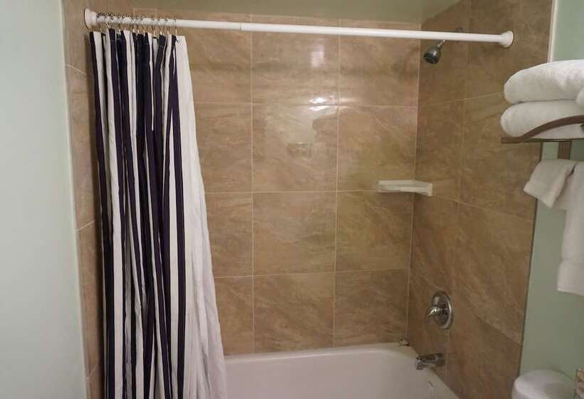 فندق على الطريق Eagle Crater Lake Inn