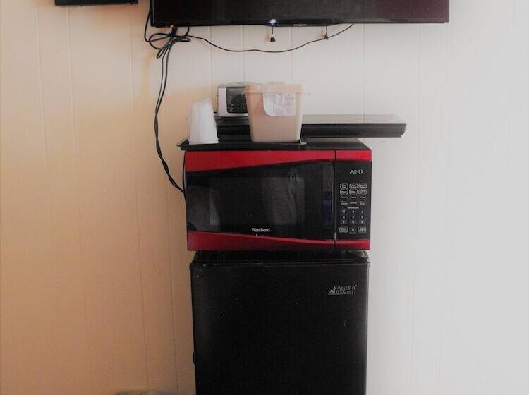 فندق على الطريق Eagle Crater Lake Inn