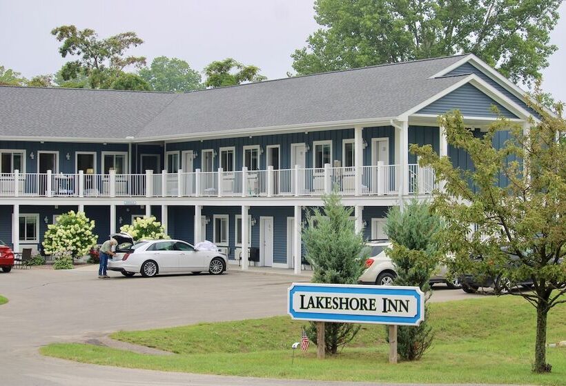 모텔 Empire Lakeshore Inn