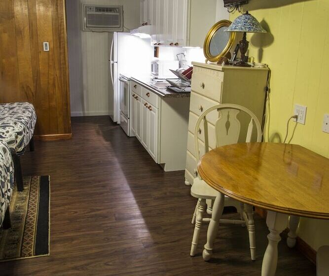 فندق على الطريق Fairway Overnight & Extended Stay