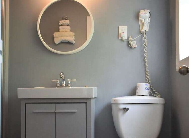 فندق على الطريق Hillside Inn Pembroke