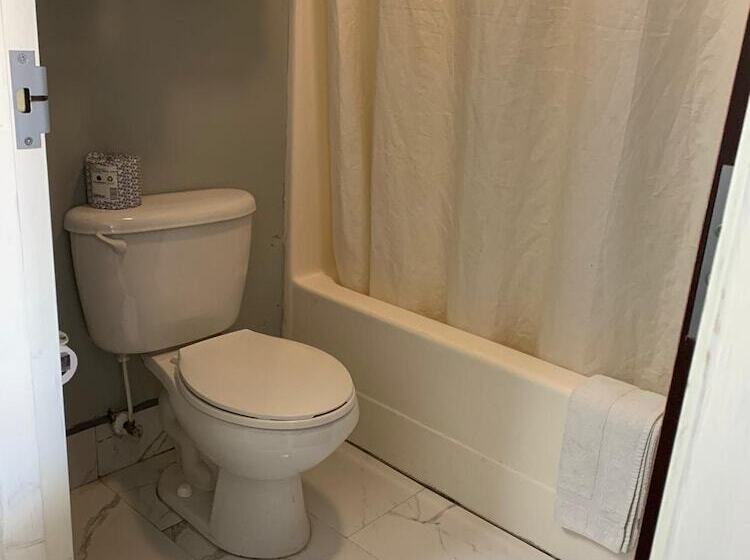 فندق على الطريق Lake Seminole Inn