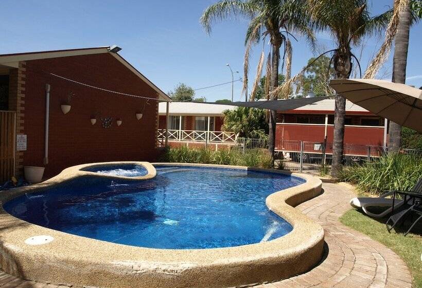 فندق على الطريق Old Coach Motor Inn Echuca