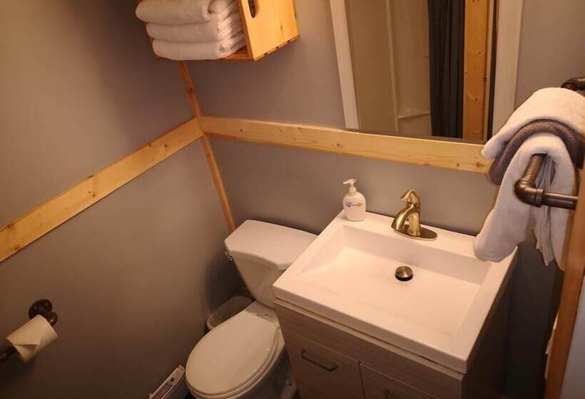 모텔 Overlook Inn & Cabins