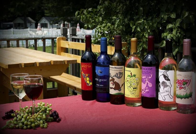 汽车旅馆  The Cabins At Autumn Mountain Winery