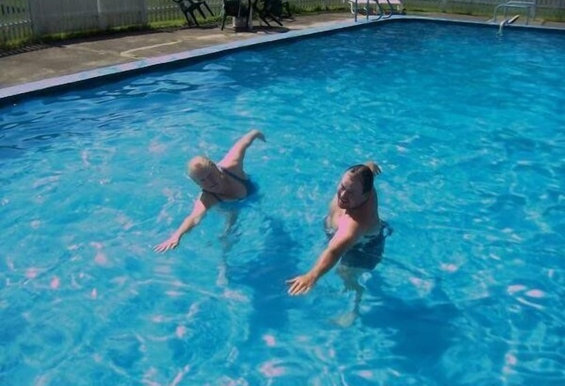 汽车旅馆  The Cabins At Autumn Mountain Winery