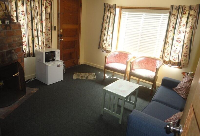 汽车旅馆  The Cabins At Autumn Mountain Winery