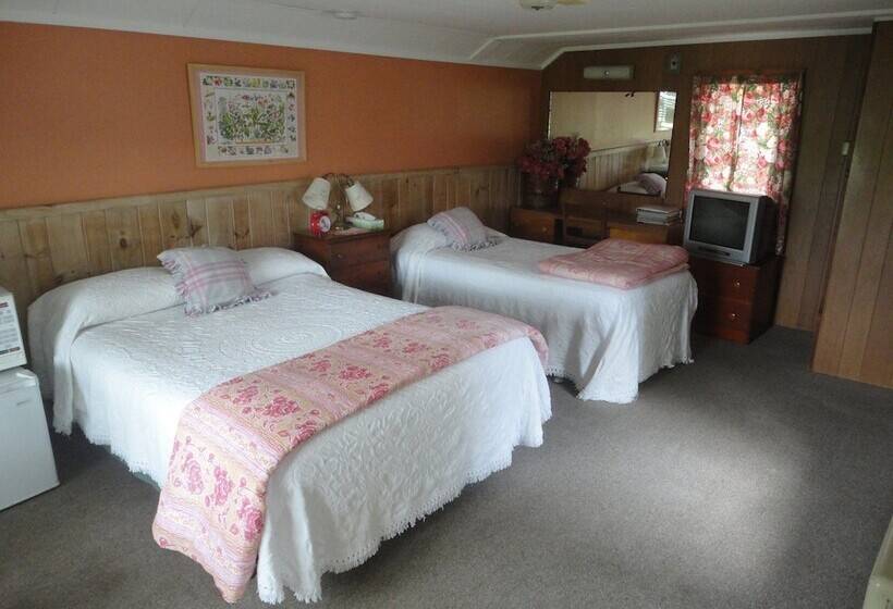 汽车旅馆  The Cabins At Autumn Mountain Winery