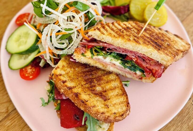 汽车旅馆  The Mystic Santa Fe