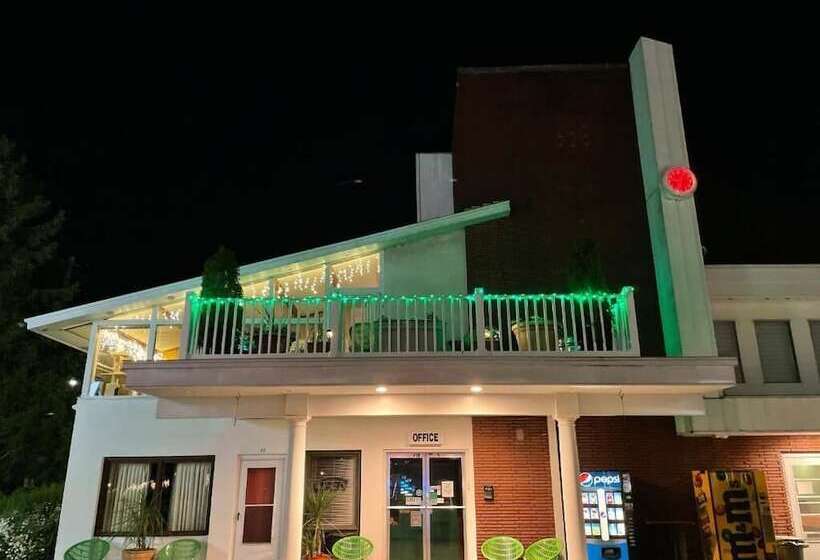 O Sullivan S On The Lake Motel