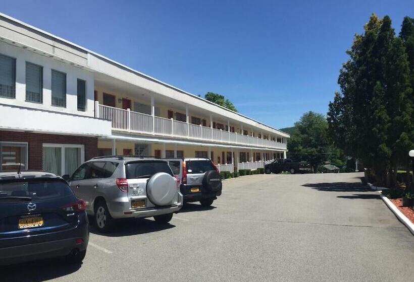 O Sullivan S On The Lake Motel