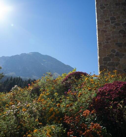 Orizontes Tzoumerkon Hotel Resort