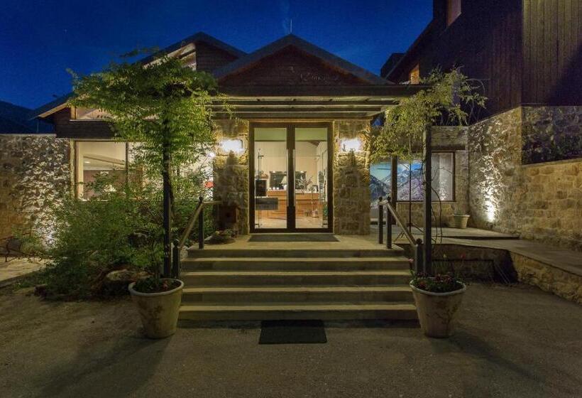 Orizontes Tzoumerkon Hotel Resort