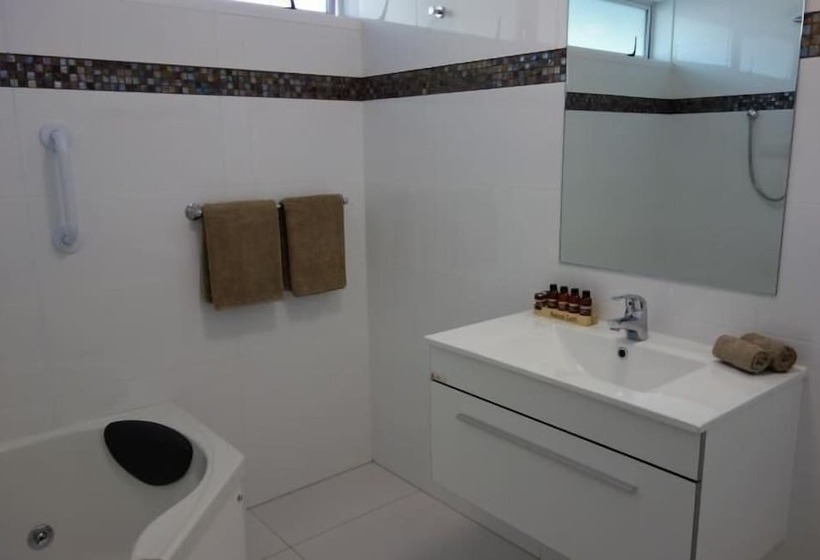 Parakai Springs Lodge