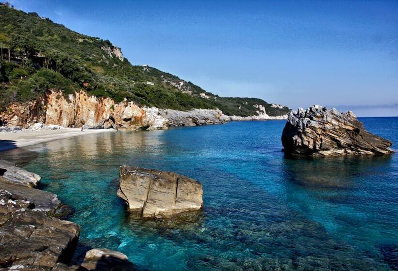 פנסיון Aleka S House