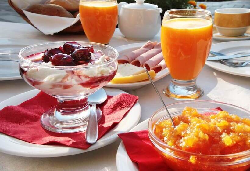 פנסיון Aleka S House