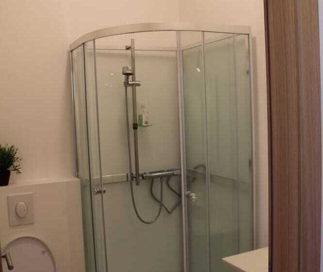 پانسیون Draflastadir Guesthouse