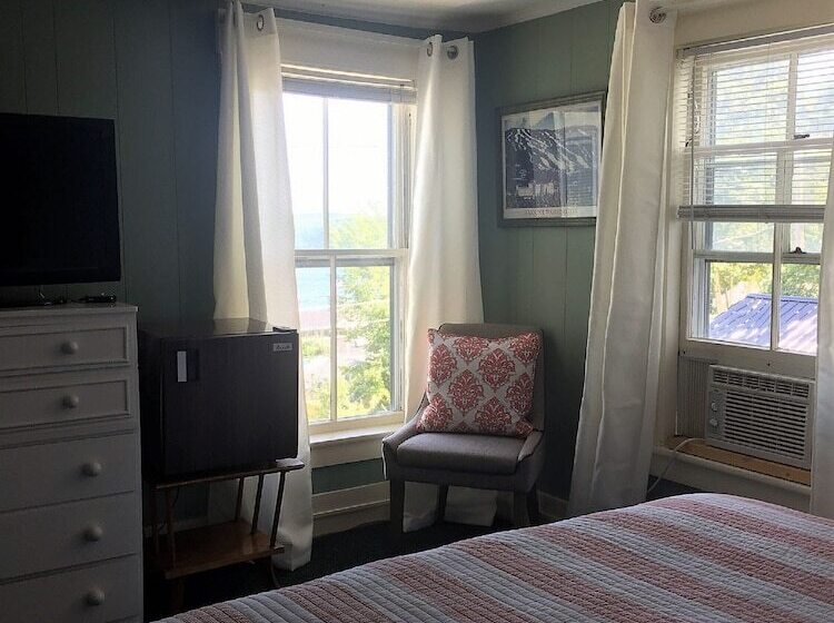 膳宿费 The Lakeview Inn & Cottages