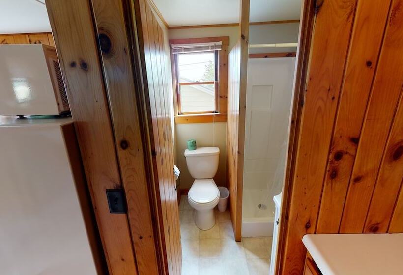 膳宿费 The Lakeview Inn & Cottages