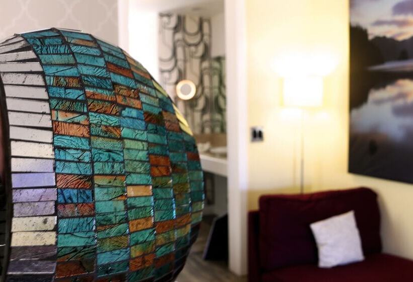 膳宿费 Big Bear Spa Suites