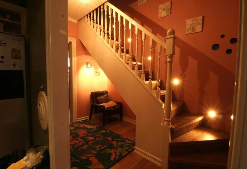 پانسیون Our House