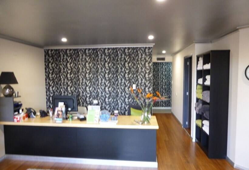 פנסיון Tanoshii Spa & The Edge Spa Stay