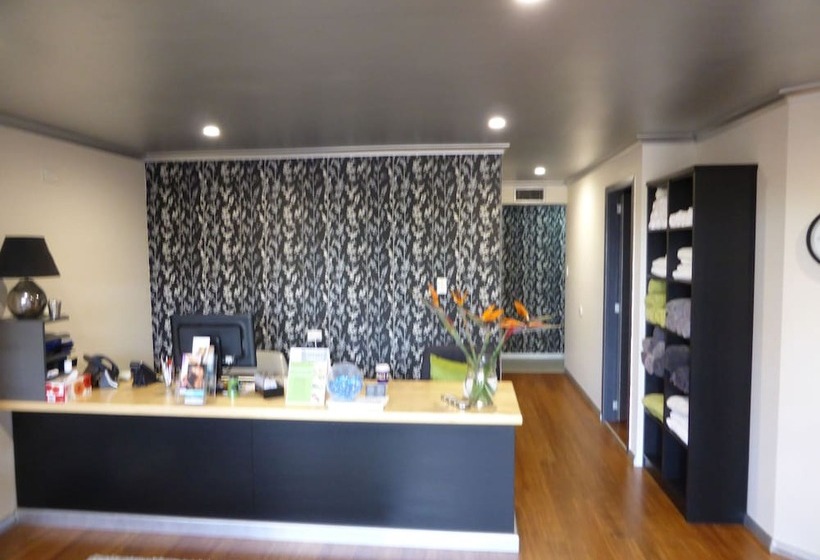 פנסיון Tanoshii Spa & The Edge Spa Stay