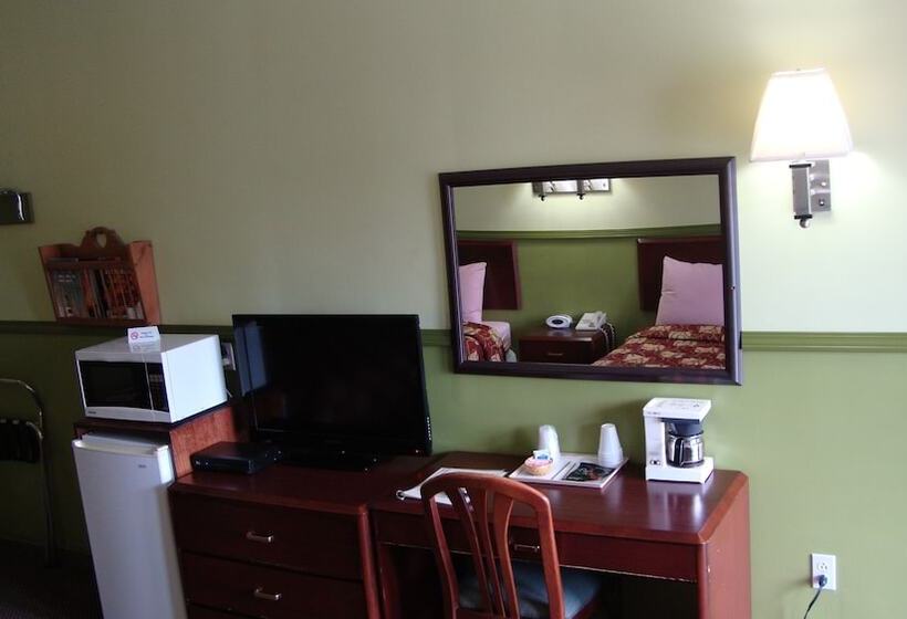 Pinconning Trail Inn Motel