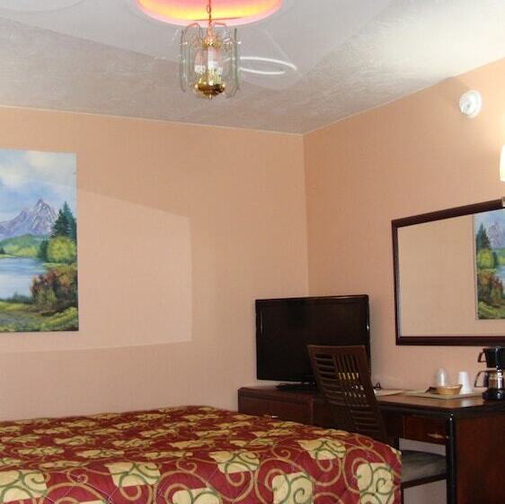 Pinconning Trail Inn Motel