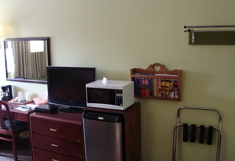 Pinconning Trail Inn Motel