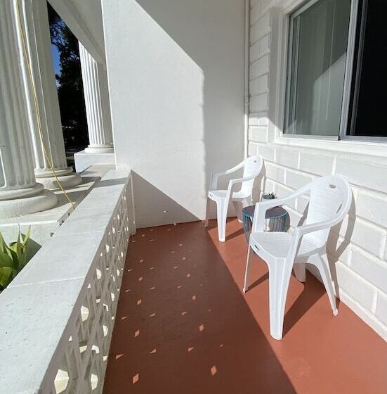 Plantation Retro Motel Tyndale