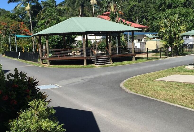 منتجع Cairns Crystal Cascades Holiday Park