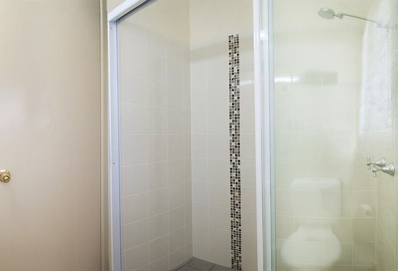 منتجع Cairns Crystal Cascades Holiday Park