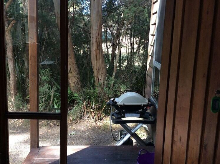 אתר נופש Crayfish Creek Van & Cabin Park