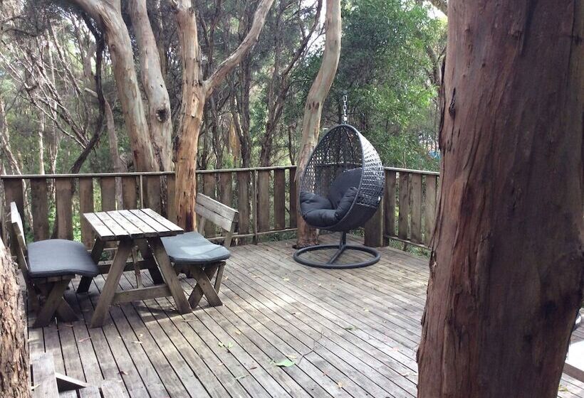 منتجع Crayfish Creek Van & Cabin Park