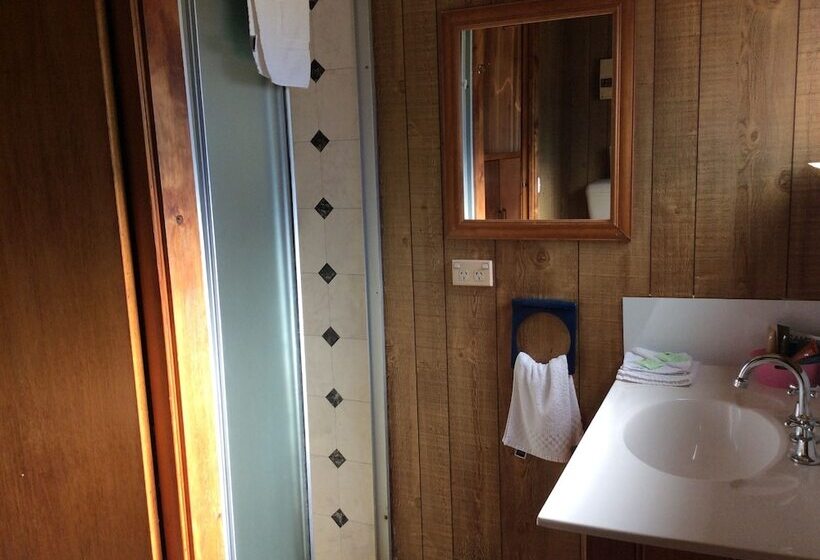 אתר נופש Crayfish Creek Van & Cabin Park