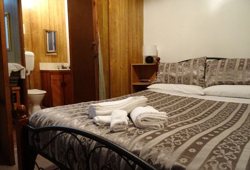 منتجع Crayfish Creek Van & Cabin Park