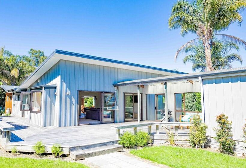 منتجع Hot Water Beach Top 10 Holiday Park