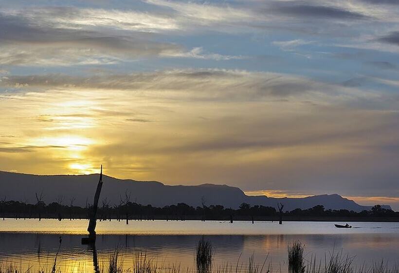 منتجع Lake Fyans Holiday Park