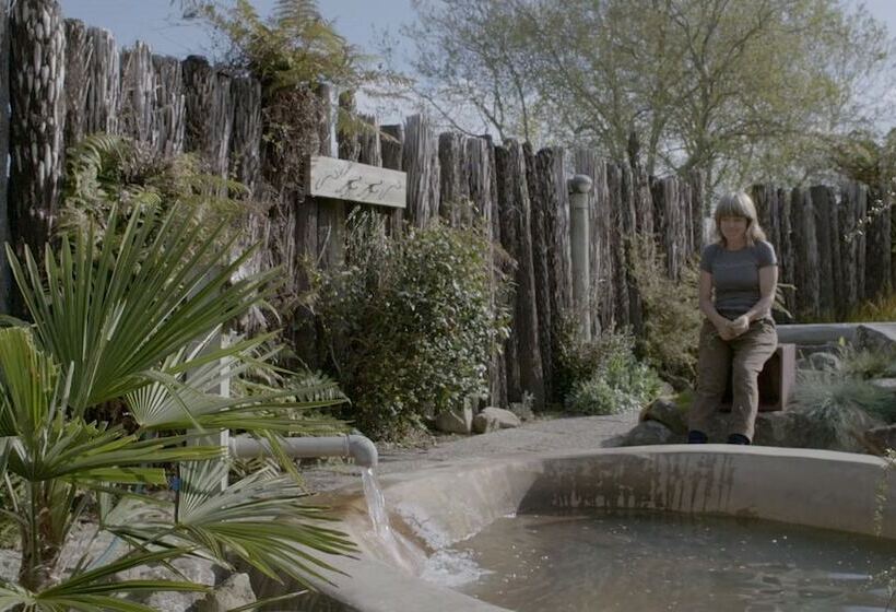 אתר נופש Te Aroha Holiday Park And Hot Pools