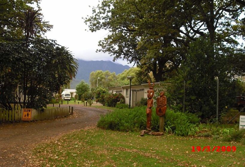 אתר נופש Te Aroha Holiday Park And Hot Pools