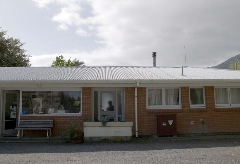 אתר נופש Te Aroha Holiday Park And Hot Pools