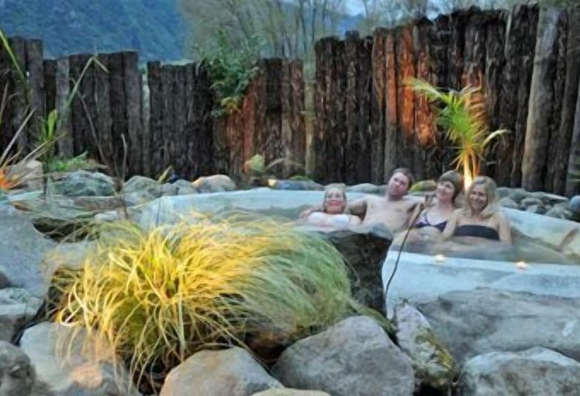 אתר נופש Te Aroha Holiday Park And Hot Pools
