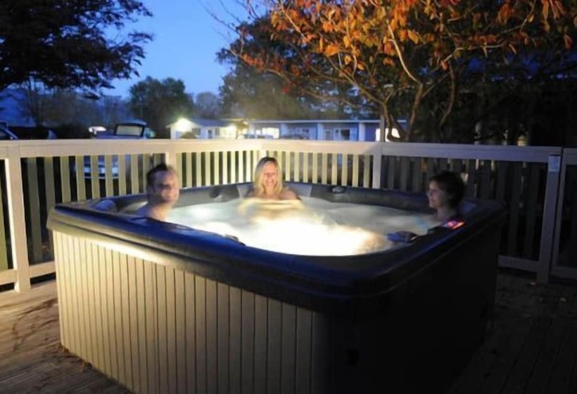 אתר נופש Te Aroha Holiday Park And Hot Pools