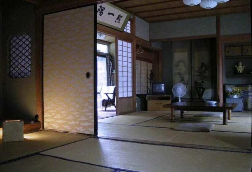 Saratoku Ryokan