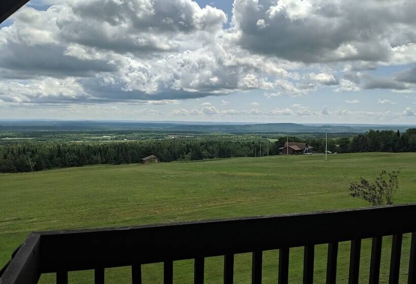 Smith Rock Chalets & Retreat