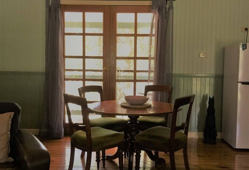 Telegraph Retreat Cottages